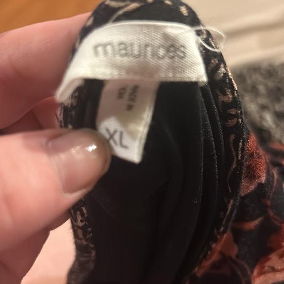 Maurice’s long sleeve dress. V cut top and tie back - Picture 9 of 9